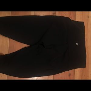 Size 4 black lululemon high rise wonder under